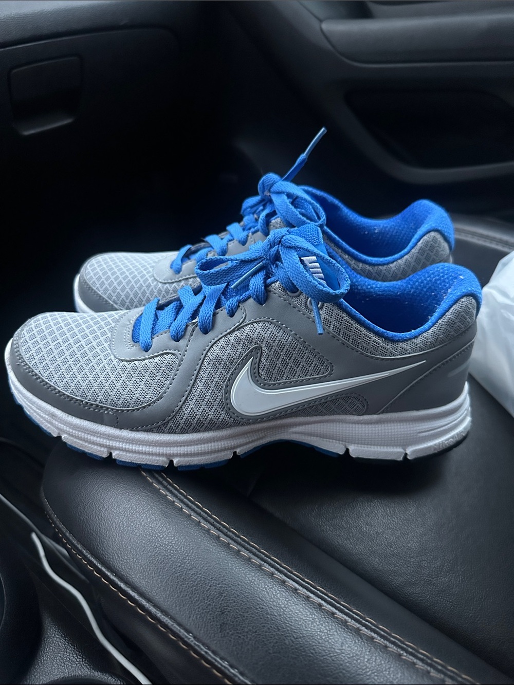 Nike Gray and Blue Athletic Running Shoes Women’s 8-8.5 men’s 7.5